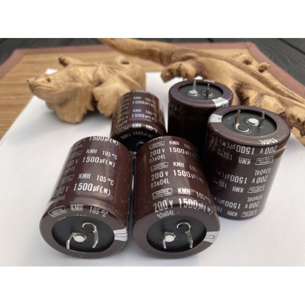 1500uF/200V Nippon Chemicon