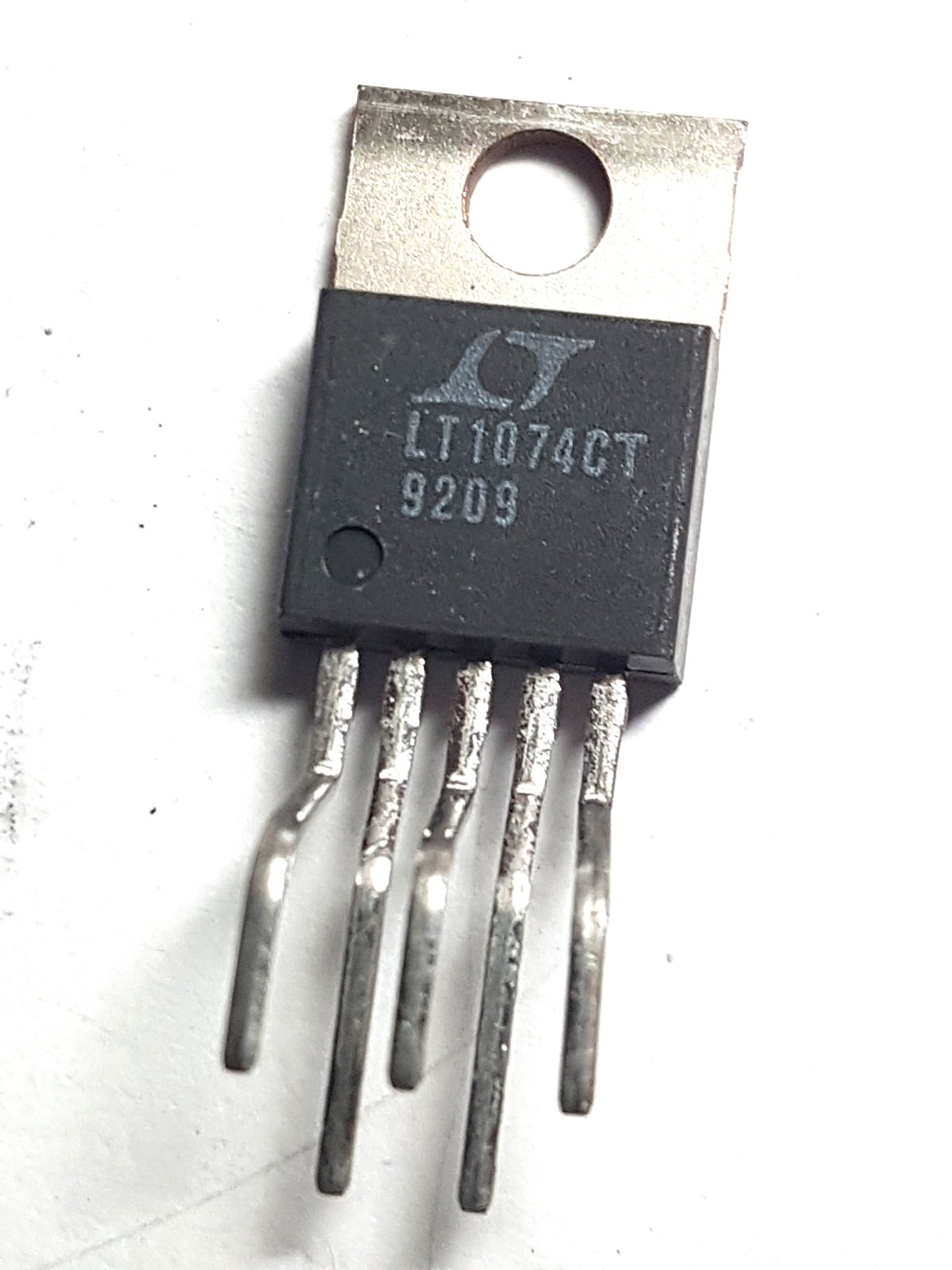 LT1071CT TO-220 Spannungsregler – 5A/2,5A Hocheffizient – 5 Stück Im Set Für Schaltungen & Stromversorgungen